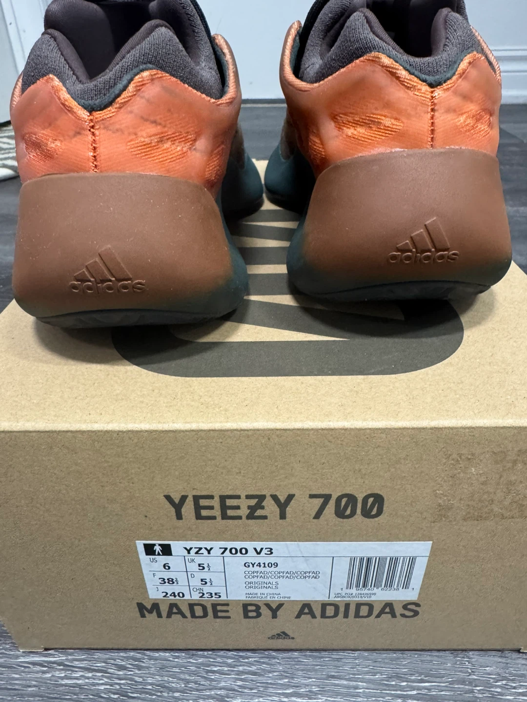 Yeezy 700 V3 Sneakers for Sale! - photo 3