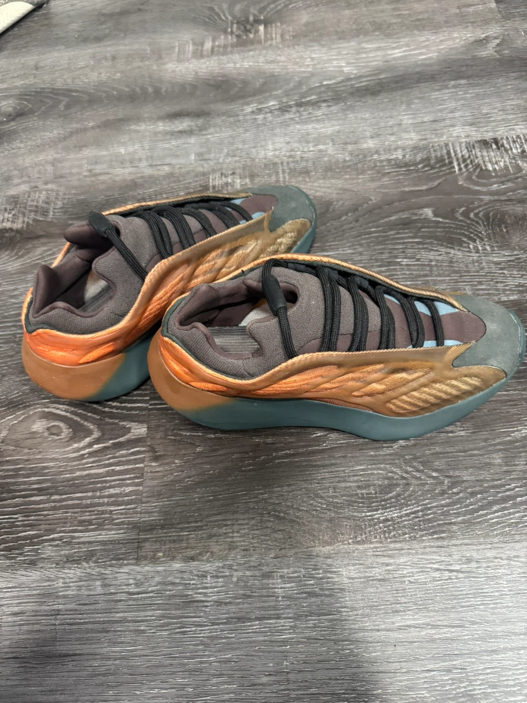 Yeezy 700 V3 Sneakers for Sale!