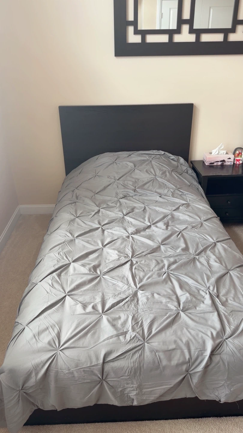 2 twin beds with mattresses - photo 3