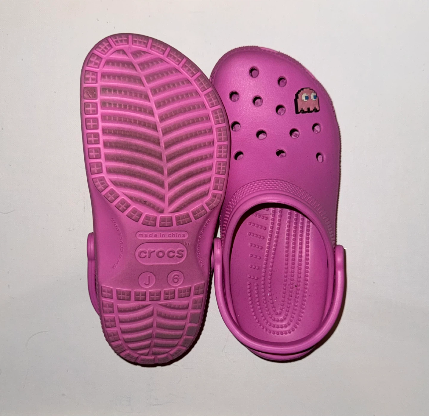 Crocs J6 Pink Pac-Man Charms Clogs - photo 2
