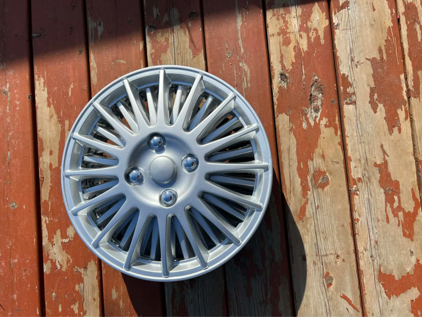 Set of 4 Silver Hubcaps - photo 3