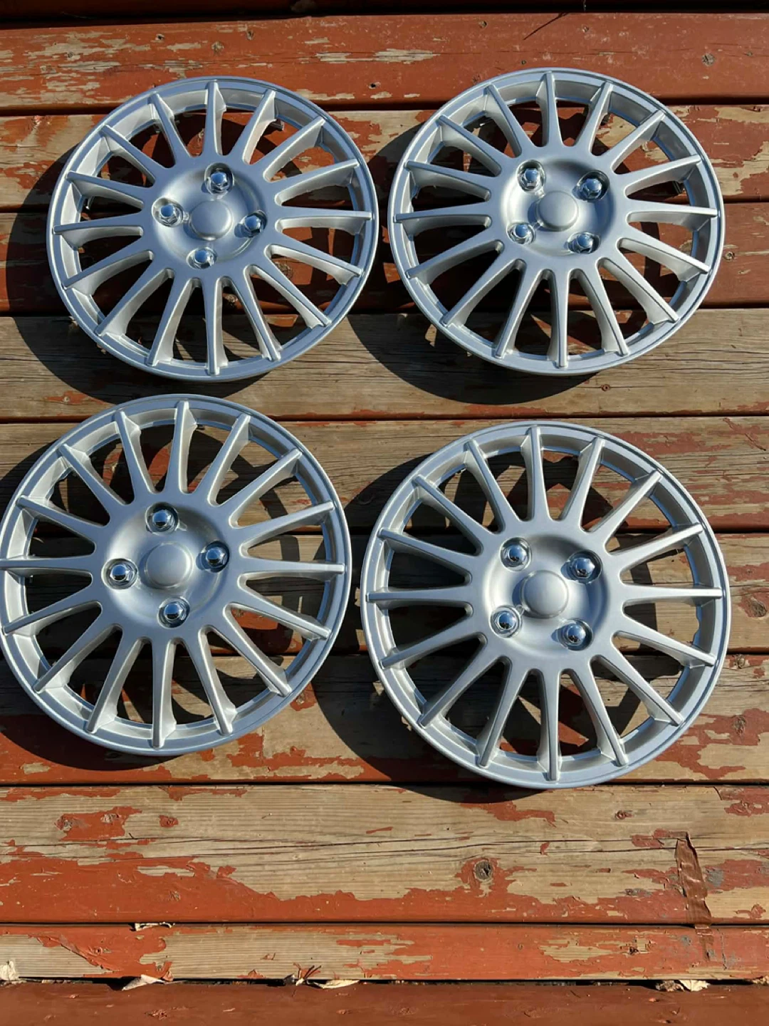 Set of 4 Silver Hubcaps