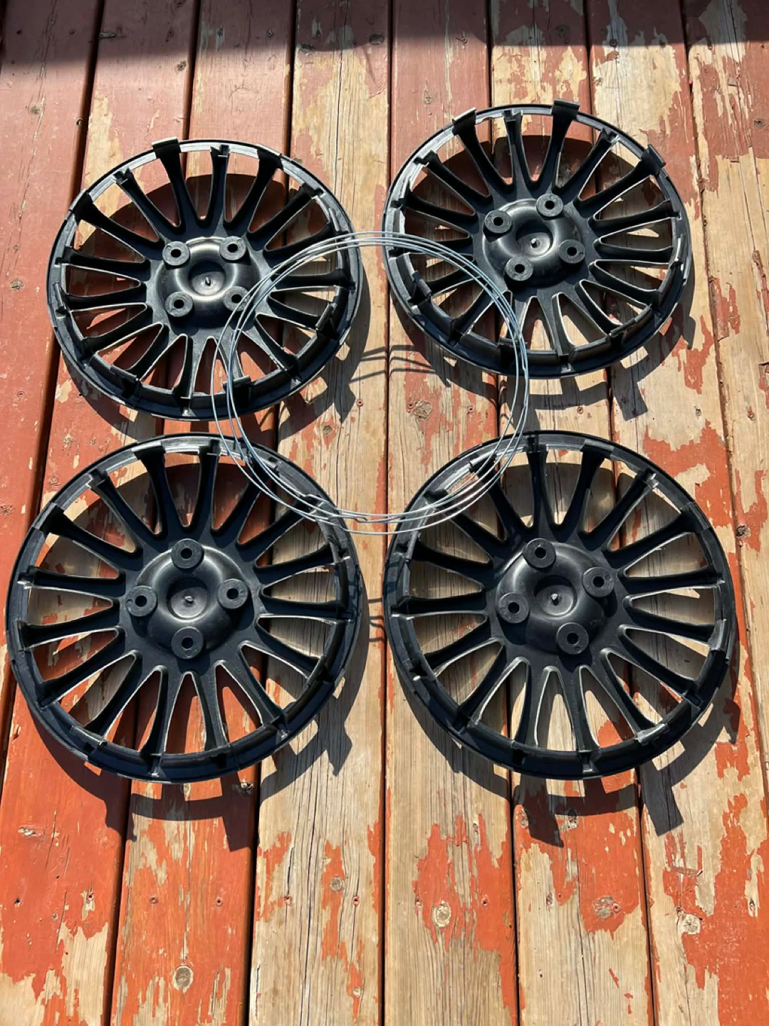 Set of 4 Silver Hubcaps - photo 4