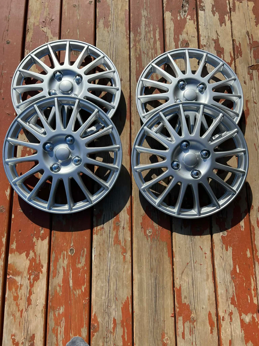Set of 4 Silver Hubcaps - photo 2
