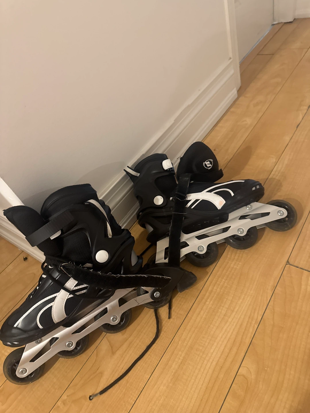 Black and White Rollerblades - photo 2
