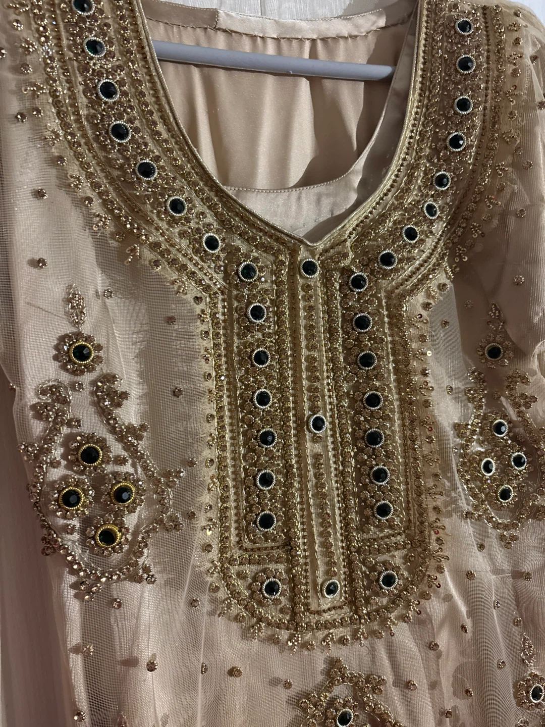 Embellished Gold and Green Pakistani 3 piece suit - photo 2