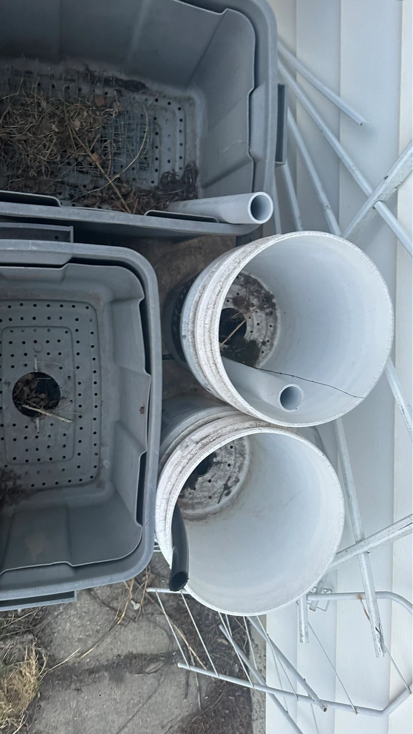 Self wicking gardening buckets - photo 2
