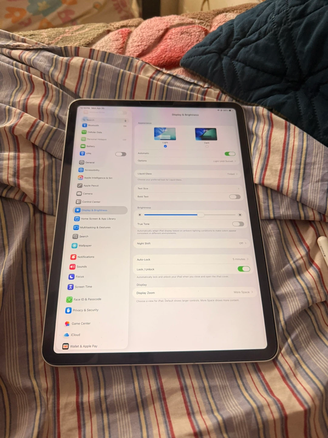 iPad Pro 11 4th generation wifi and cellular 256gb like new
