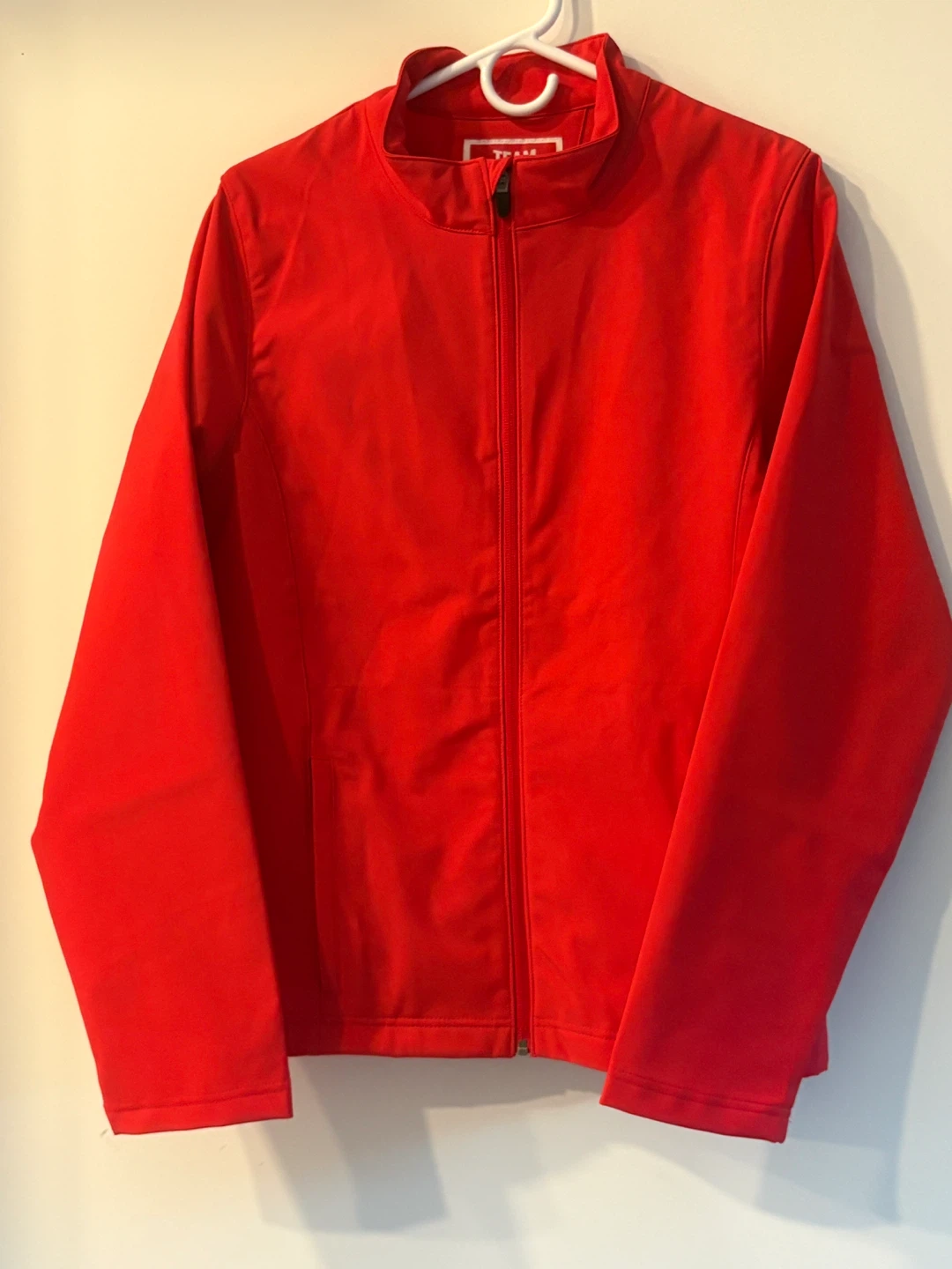 A Stylish Soft Shell Jacket in Red! - photo 3