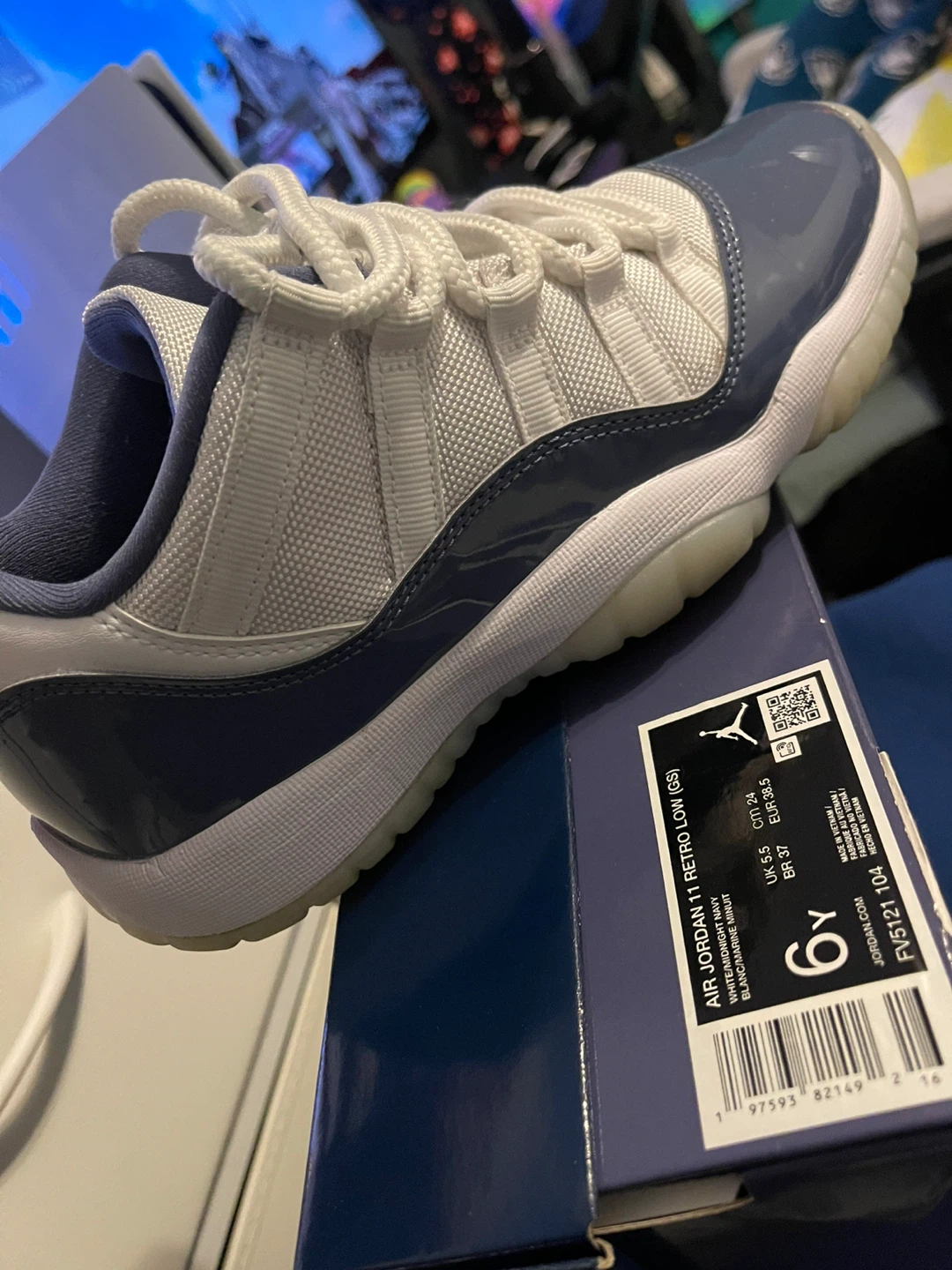 Air Jordan 11 Retro Low (GS) 'Legend Blue' Size 6Y - photo 3