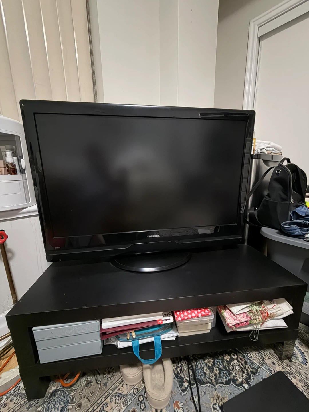 Toshiba Flat Screen TV - photo 2