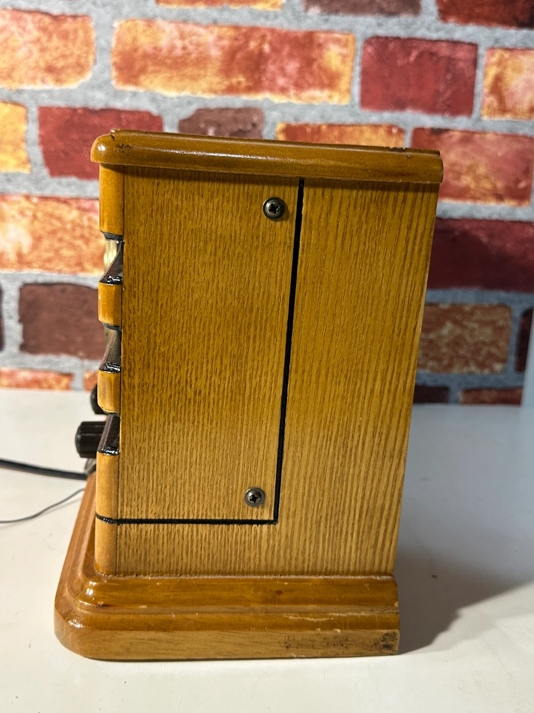 Vintage Style Mickey Mouse Wooden Clock Radio – AM/FM - photo 5