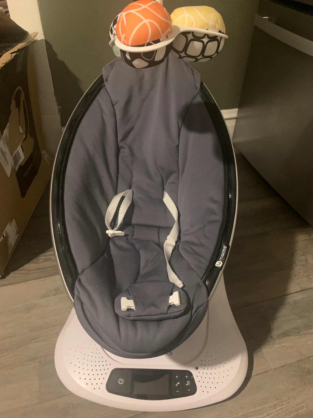 4moms mamaRoo 4 - Dark Grey Cool Mesh - photo 2