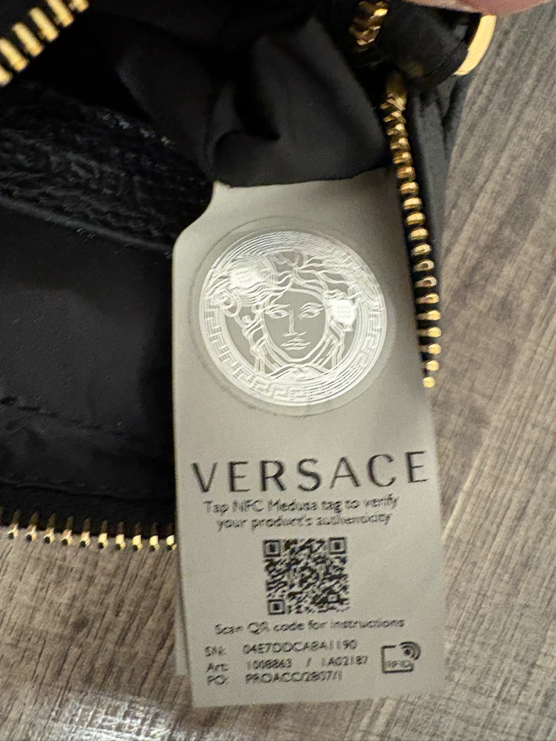 Versace Black Leather Medusa Shoulder Bag - photo 4