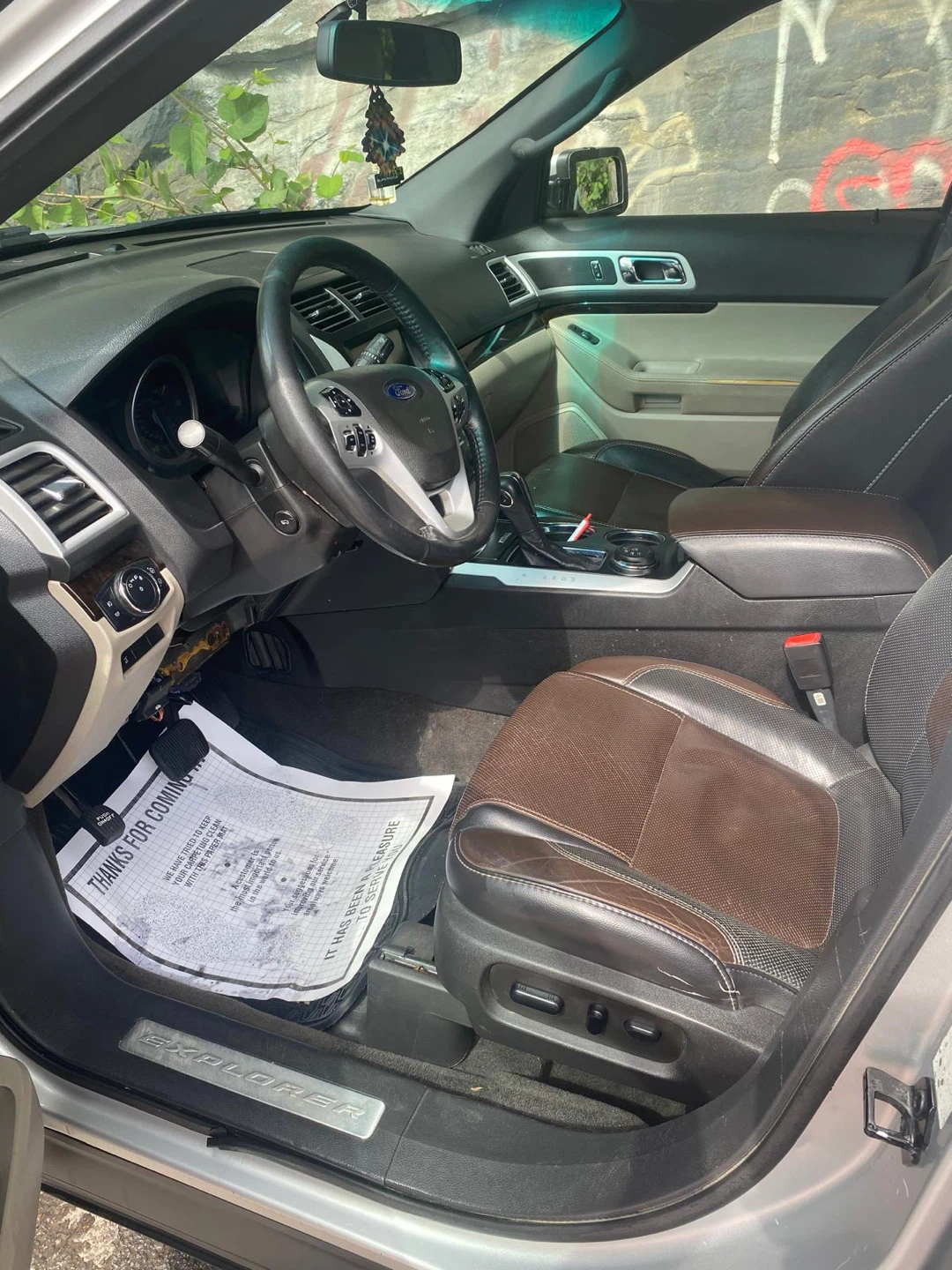 Silver Ford Explorer SUV - photo 4