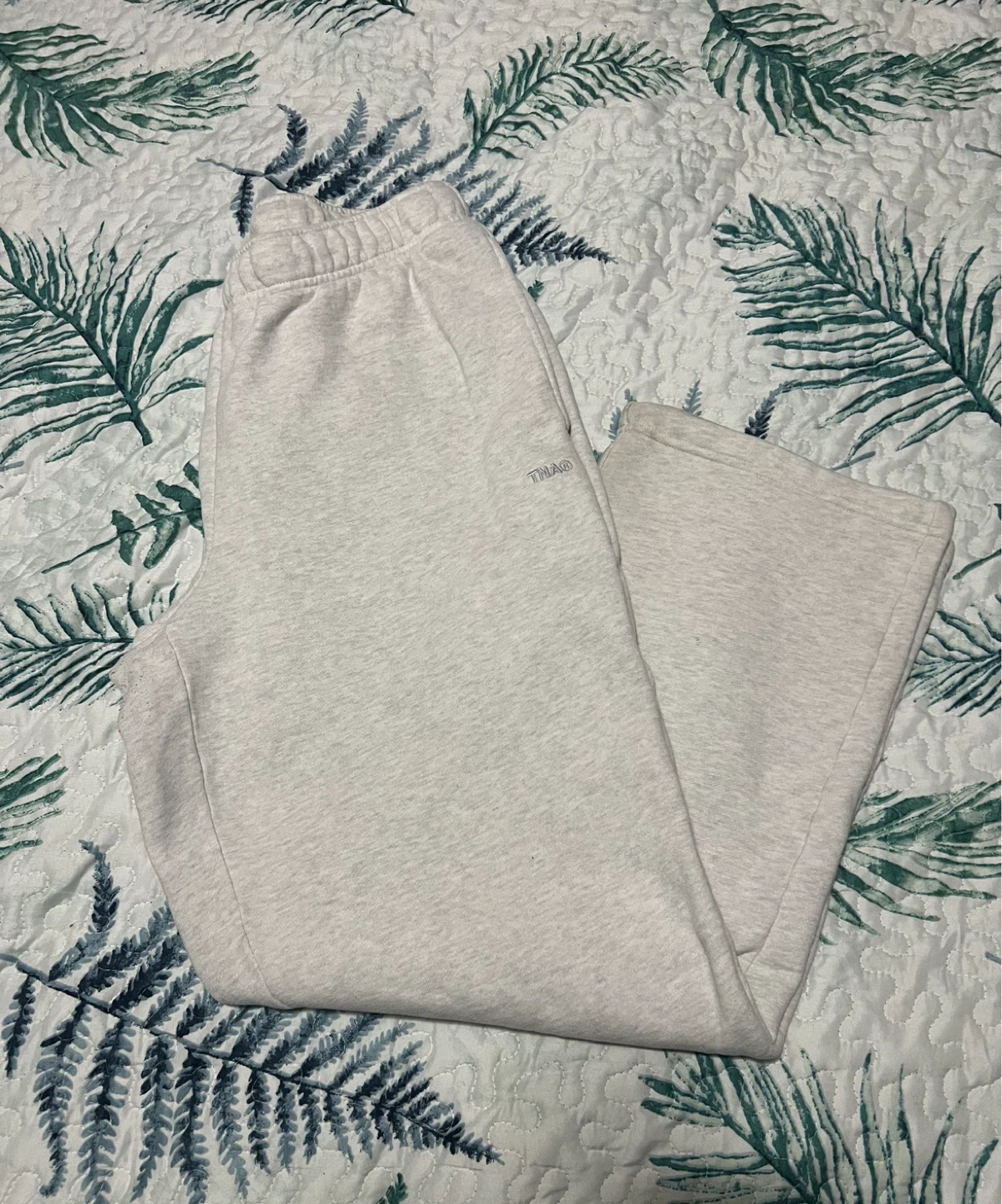 Aritzia Mega Fit Sweatpants