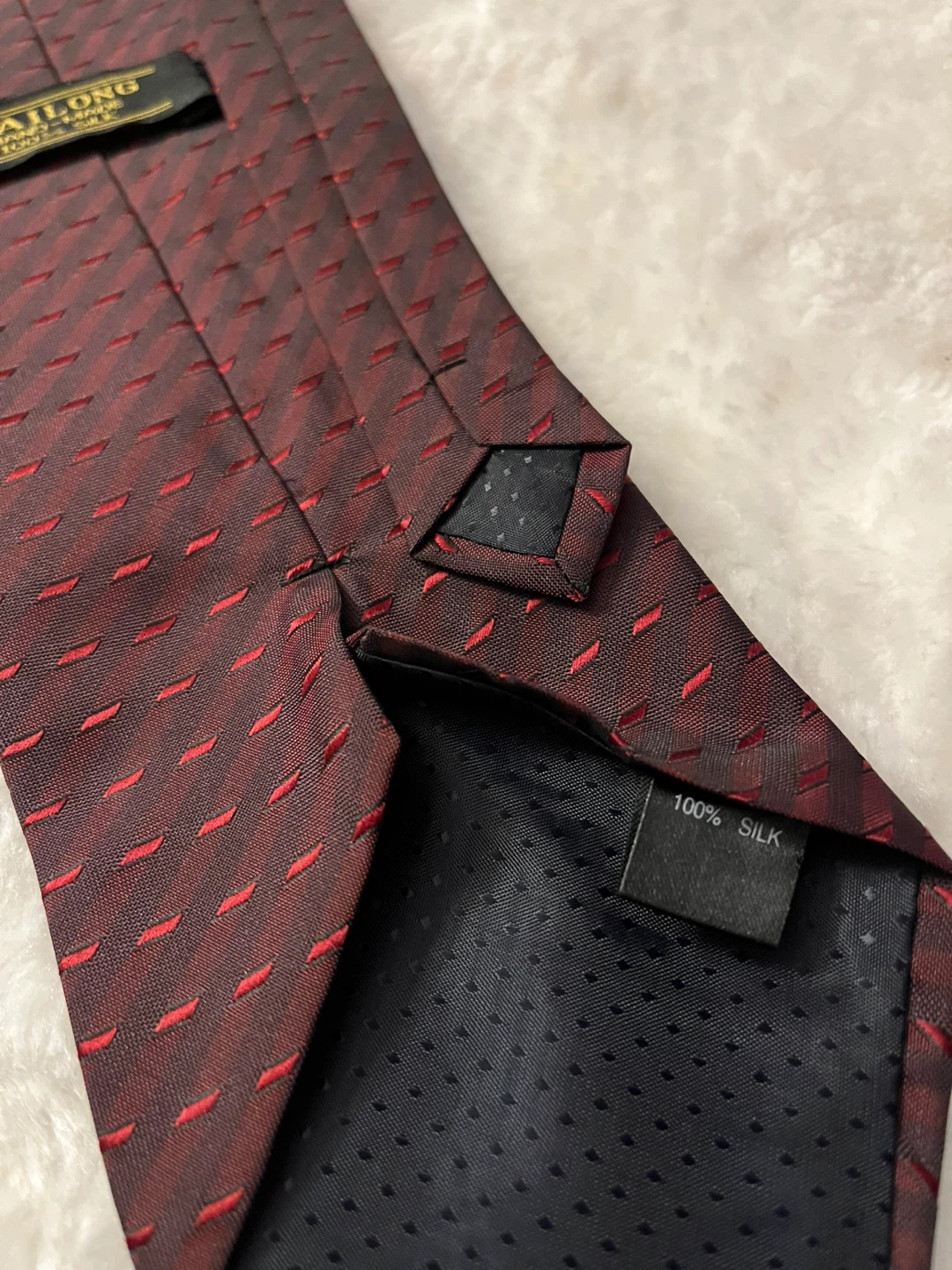 KAILONG Hand-Made 100% Silk Burgundy Textured Tie - photo 4