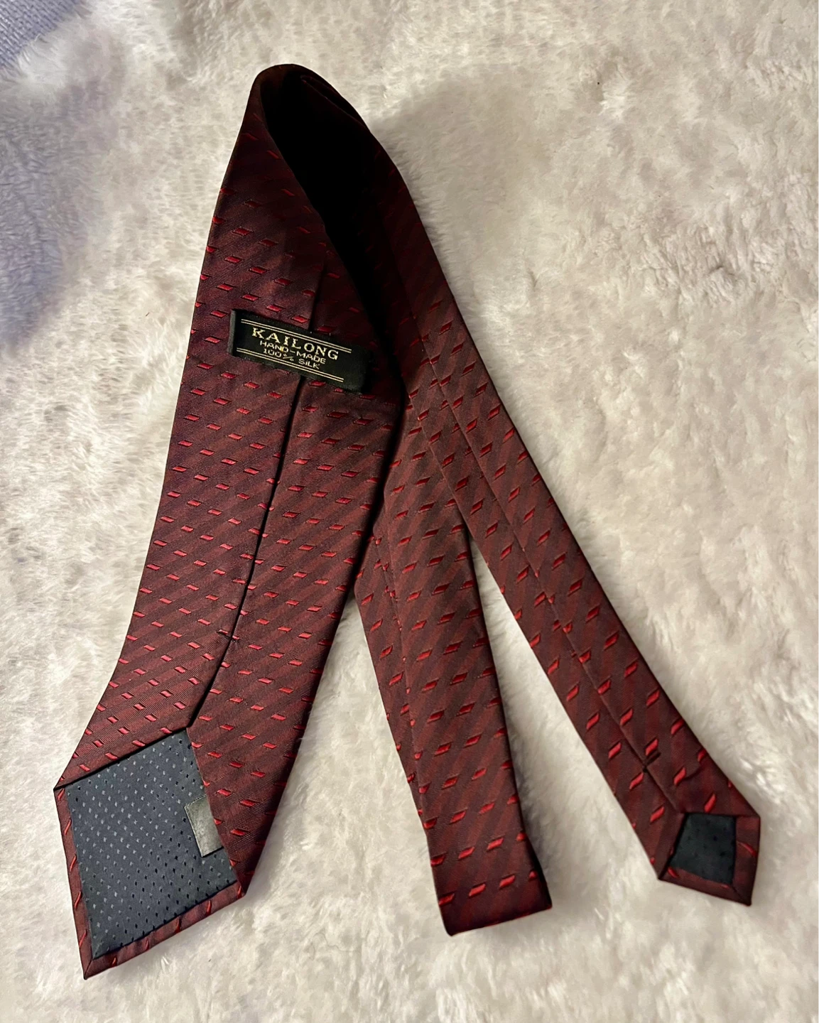 KAILONG Hand-Made 100% Silk Burgundy Textured Tie - photo 2