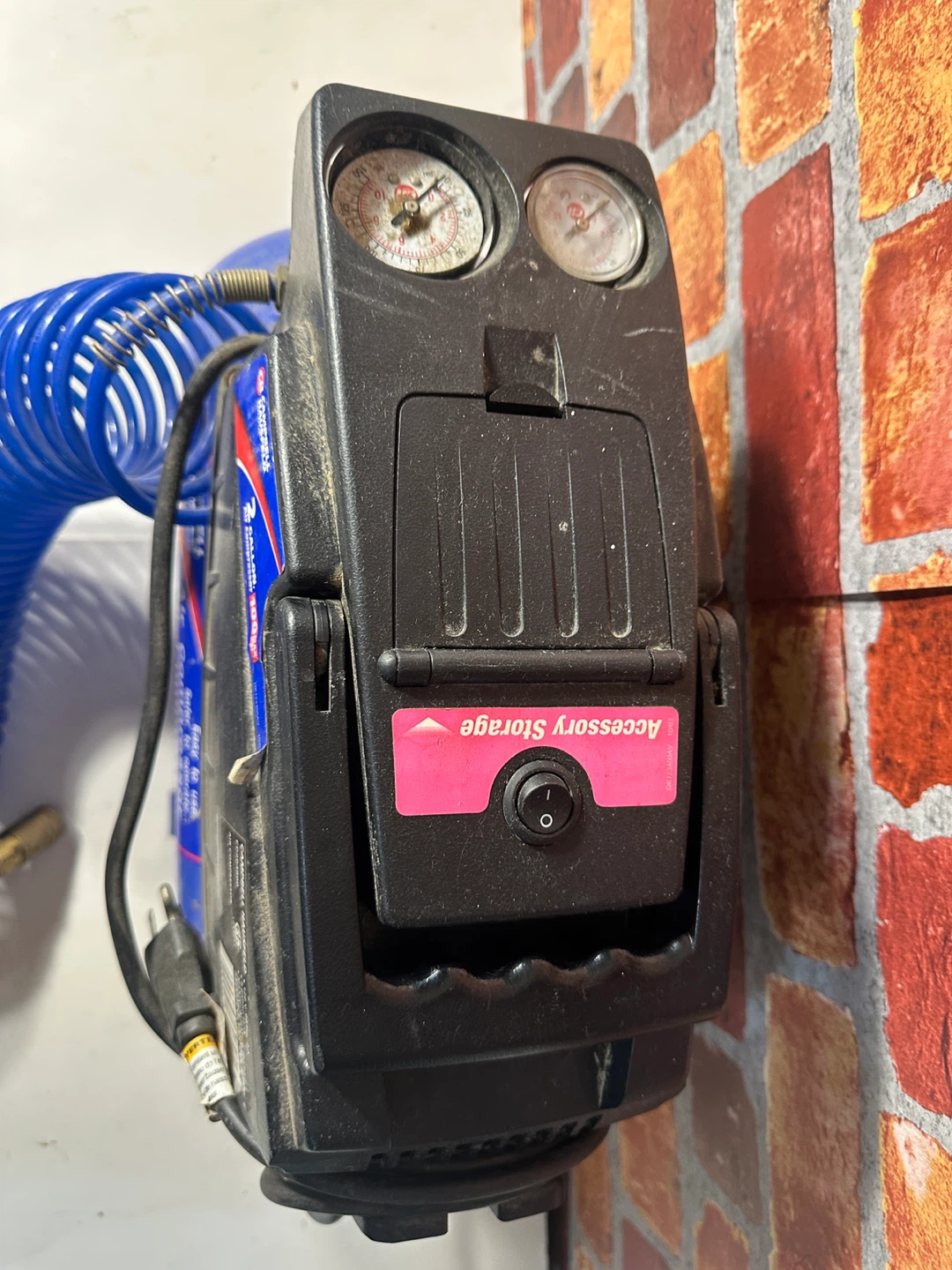Campbell Hausfeld 2 Gallon Air Compressor - photo 2
