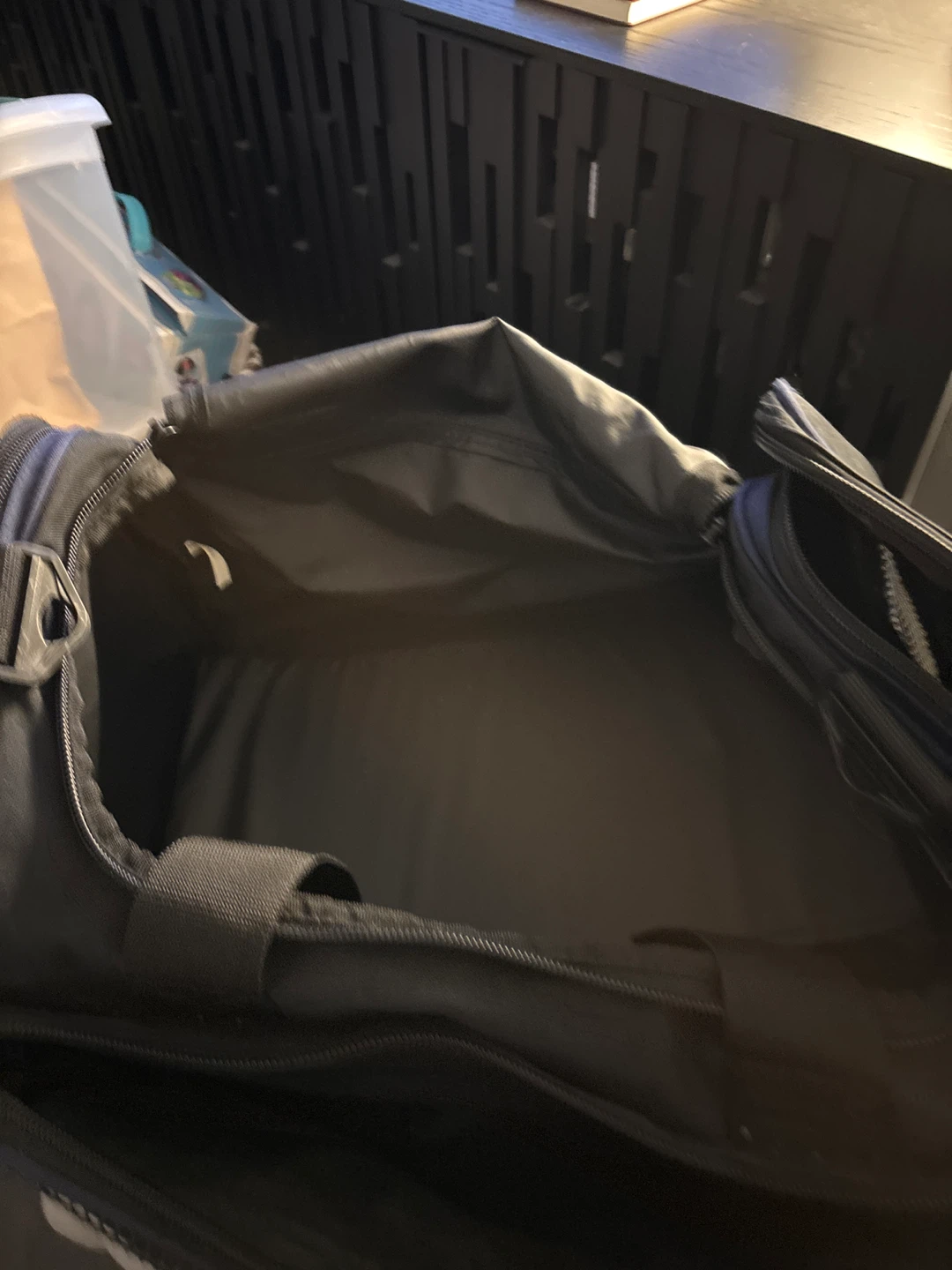 Black duffel bag with mesh accents - photo 2