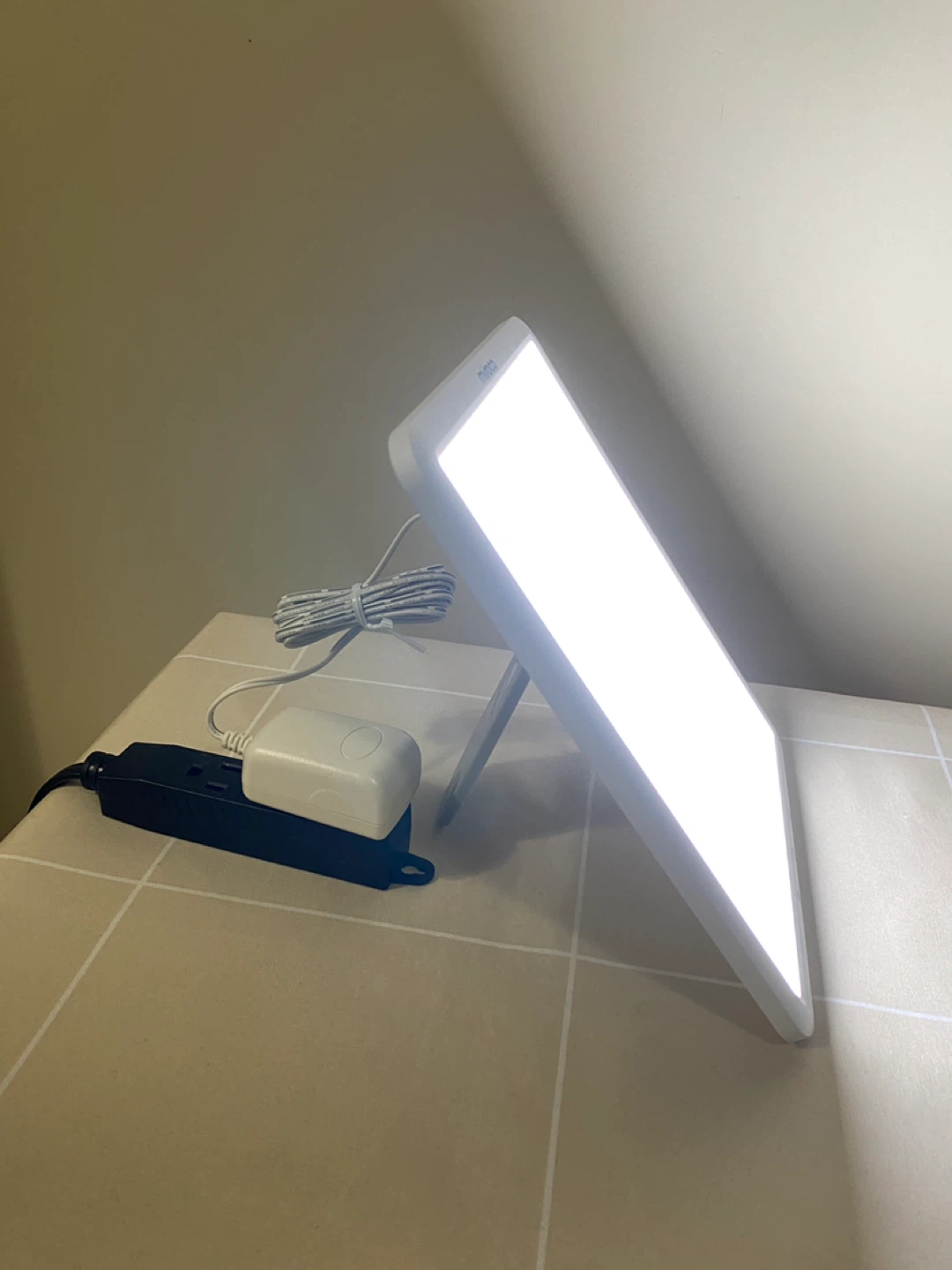 Light Therapy Lamp – LED / Adjustable – New - photo 2