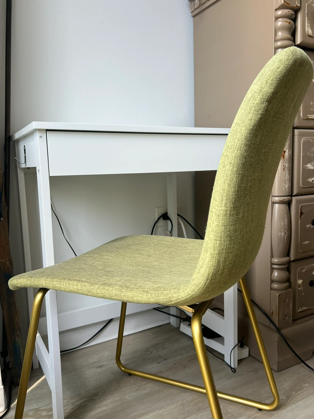 Mid-Century Modern Chair with Gold Legs - photo 3