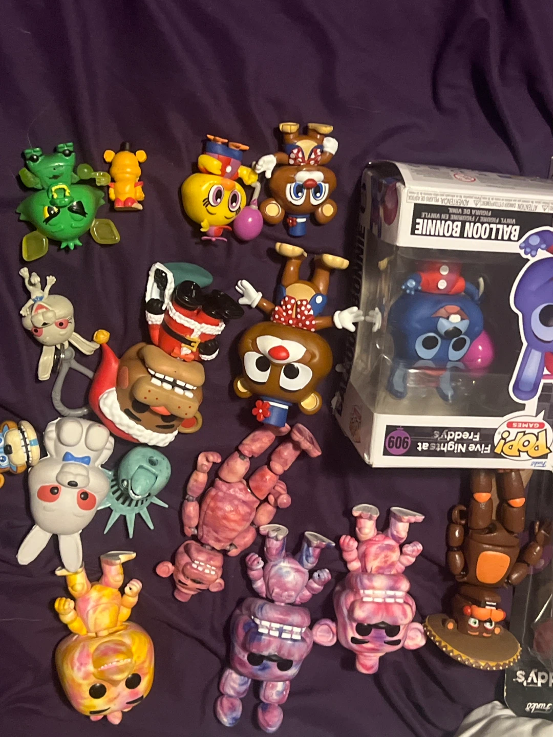 FNAF ITEMS OFFER A PRICE AND TELL ME WHICH ITEM - photo 3