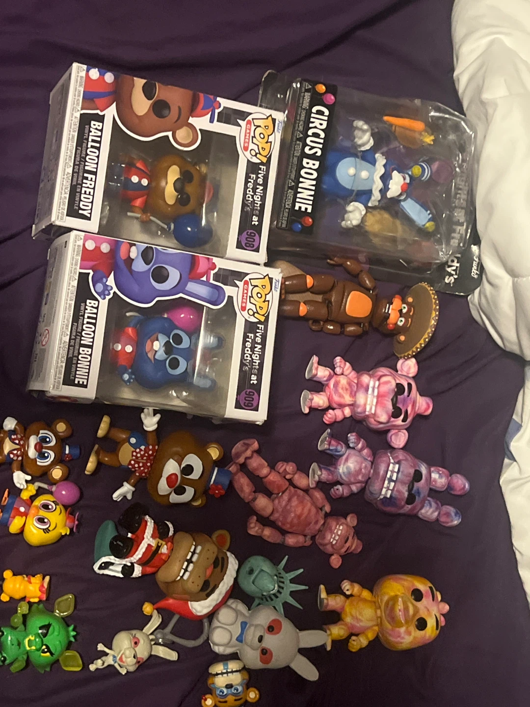 FNAF ITEMS OFFER A PRICE AND TELL ME WHICH ITEM