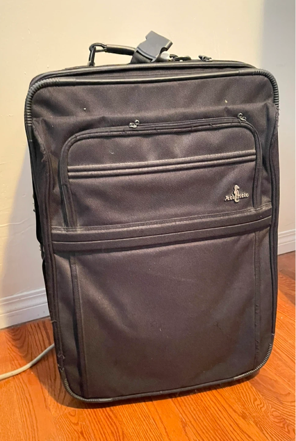 Athleto Black Rolling Suitcase 24”