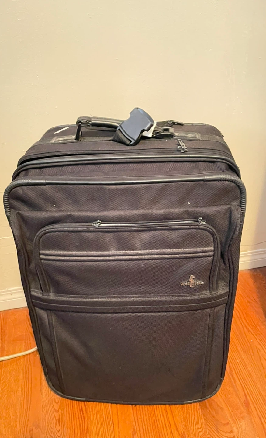 Athleto Black Rolling Suitcase 24” - photo 3