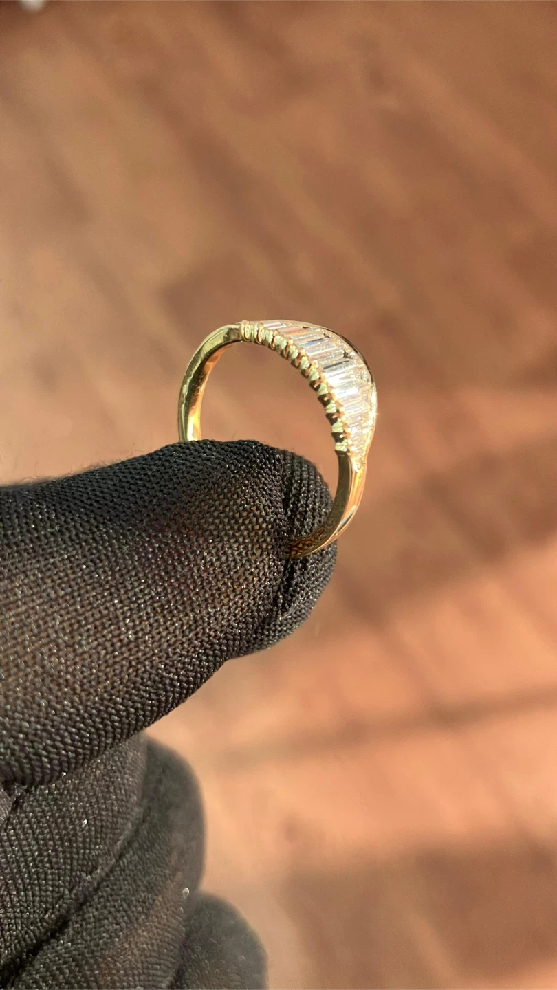 Gold ring with baguette diamonds