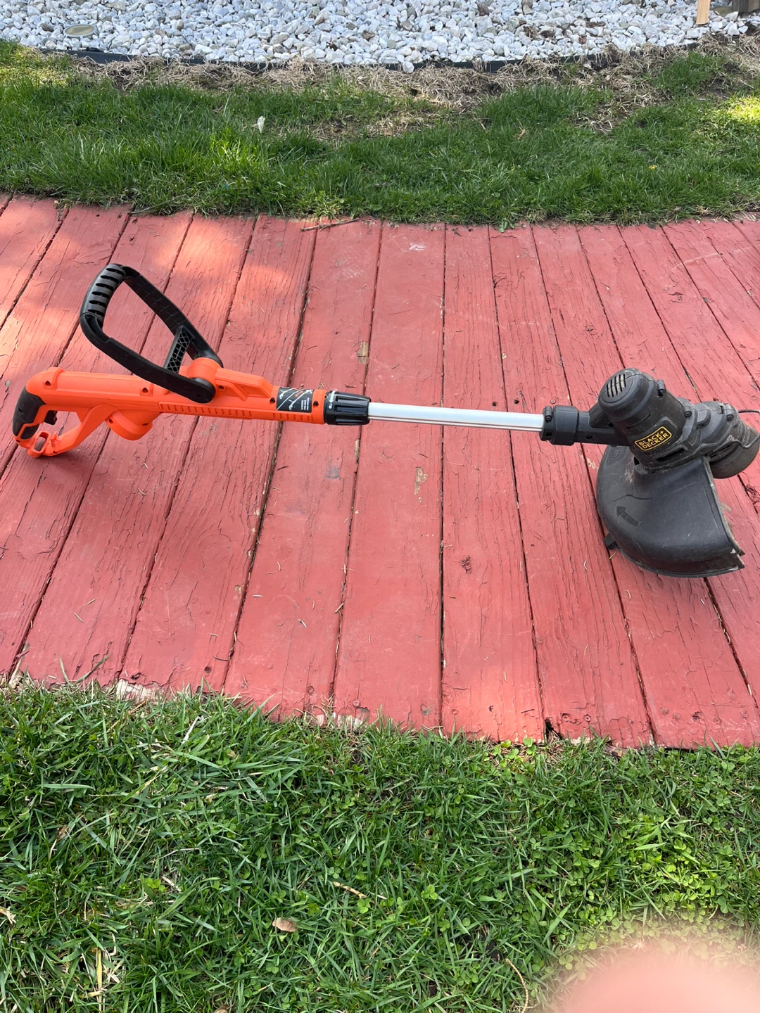 BLACK+DECKER Electric String Trimmer