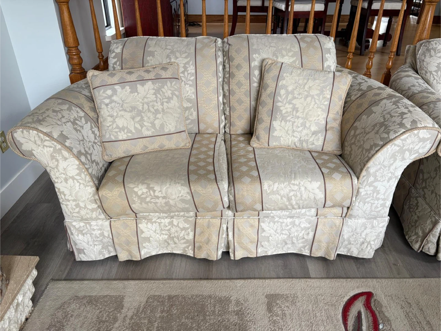 3-Piece Sofa Set – Classic Floral Upholstery – Great Condition - photo 2