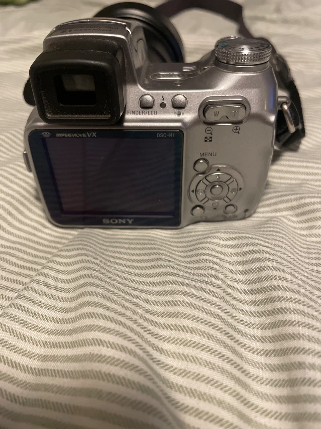 Sony 5.1 MP camera from 2005 - photo 2