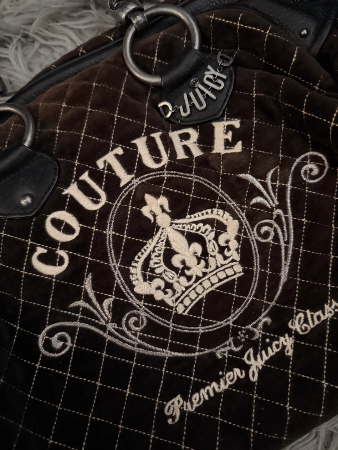 Juicy Couture Velour Quilted Handbag - photo 2