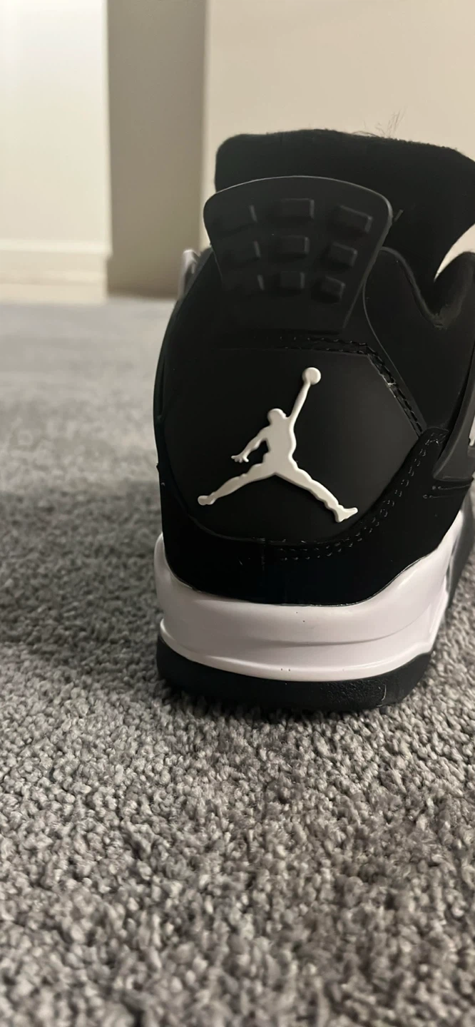 Air Jordan 4 Retro 'Black Cat' Sneakers