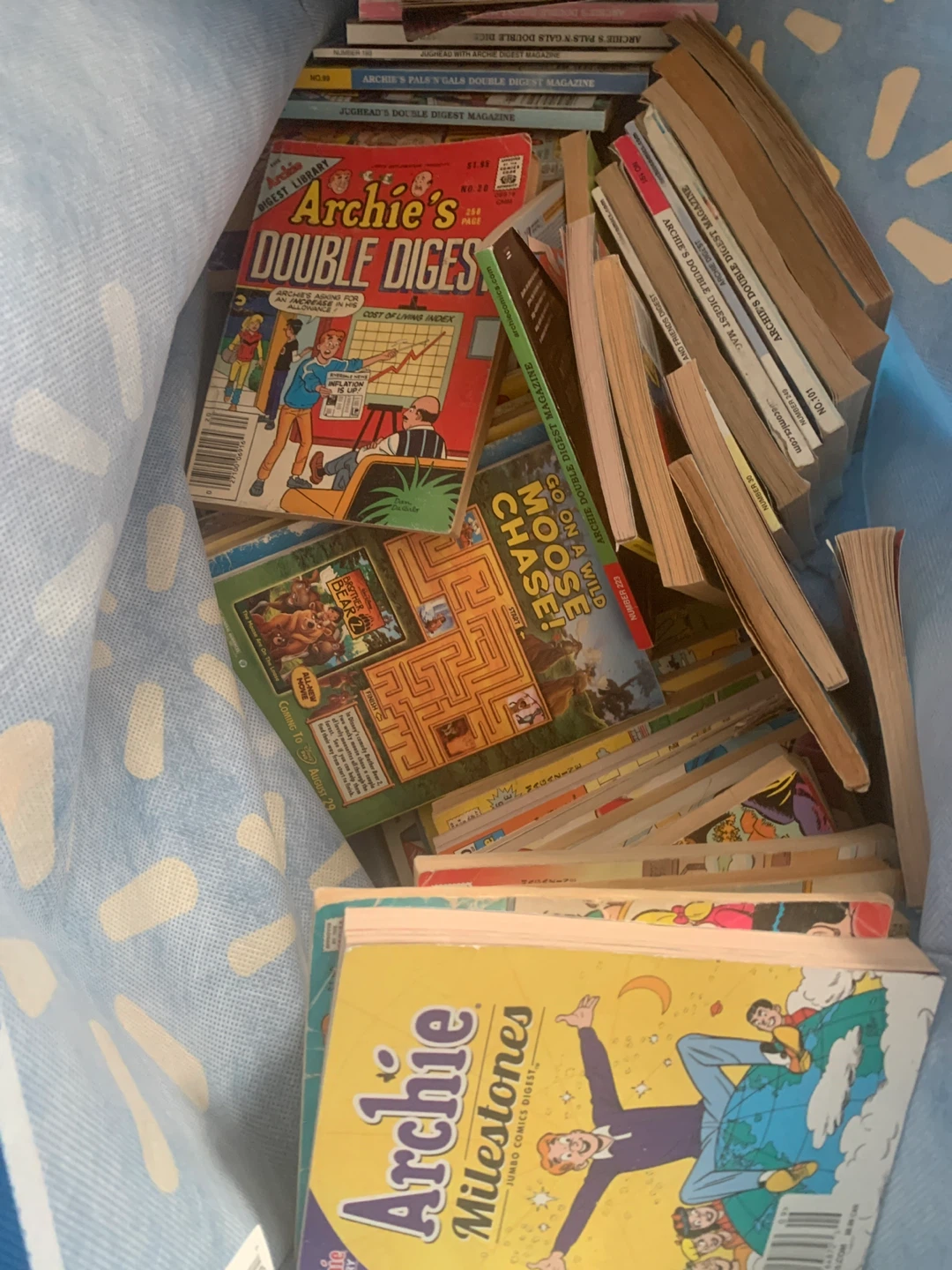 Archie Comic Books Lot of Approximately 140 Comics - photo 3