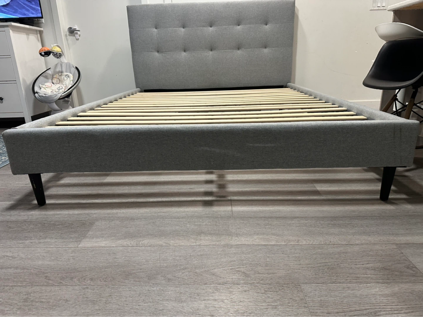 Queen bed frame *FREE DELIVERY - photo 2