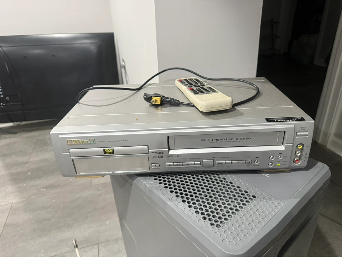 Emerson VCR DVD Combo with Remote