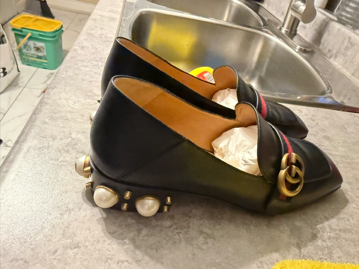 Gucci Black Leather Loafers with Pearl Embellishments - photo 2