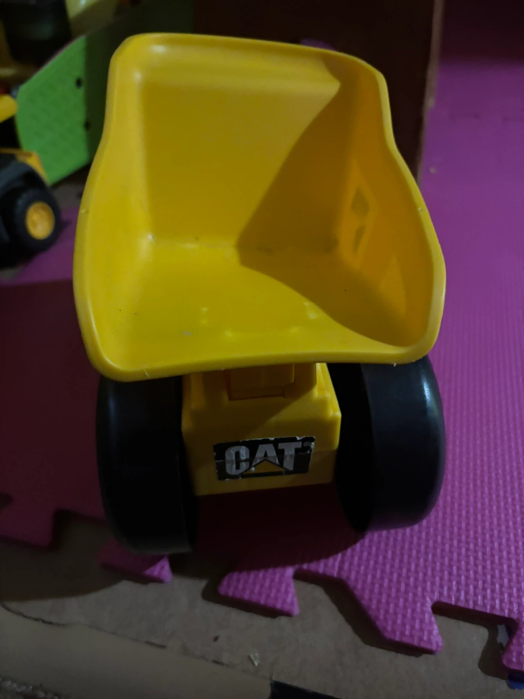 CAT Yellow Dump Truck Toys (Set of 5) - photo 3