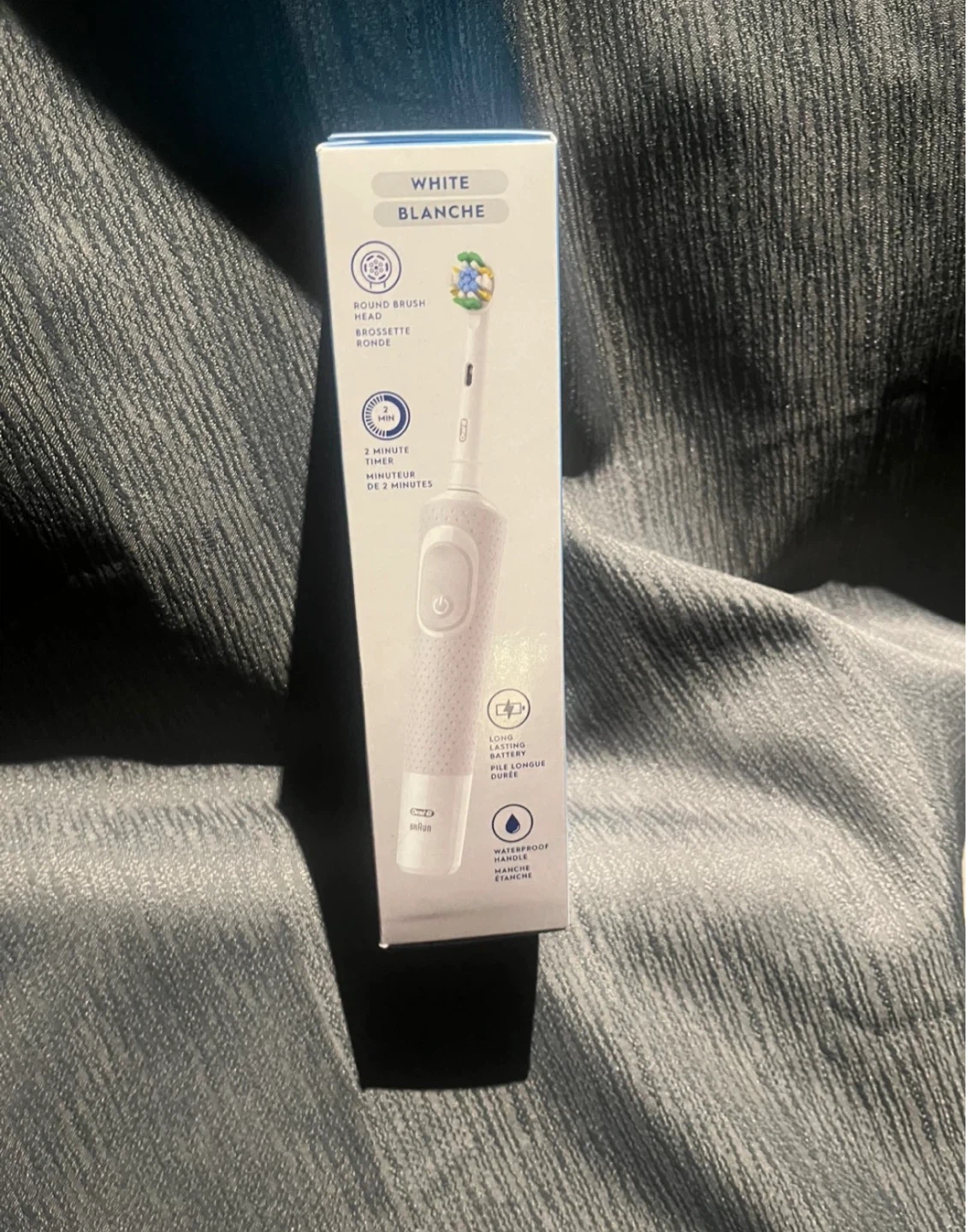 Oral-B Pro 300 Vitality Rechargeable Toothbrush - photo 3