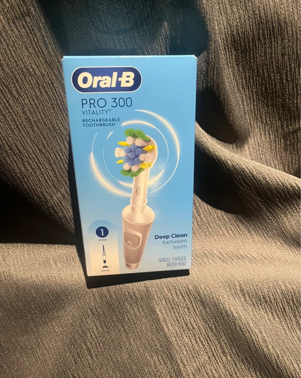 Oral-B Pro 300 Vitality Rechargeable Toothbrush - photo 2