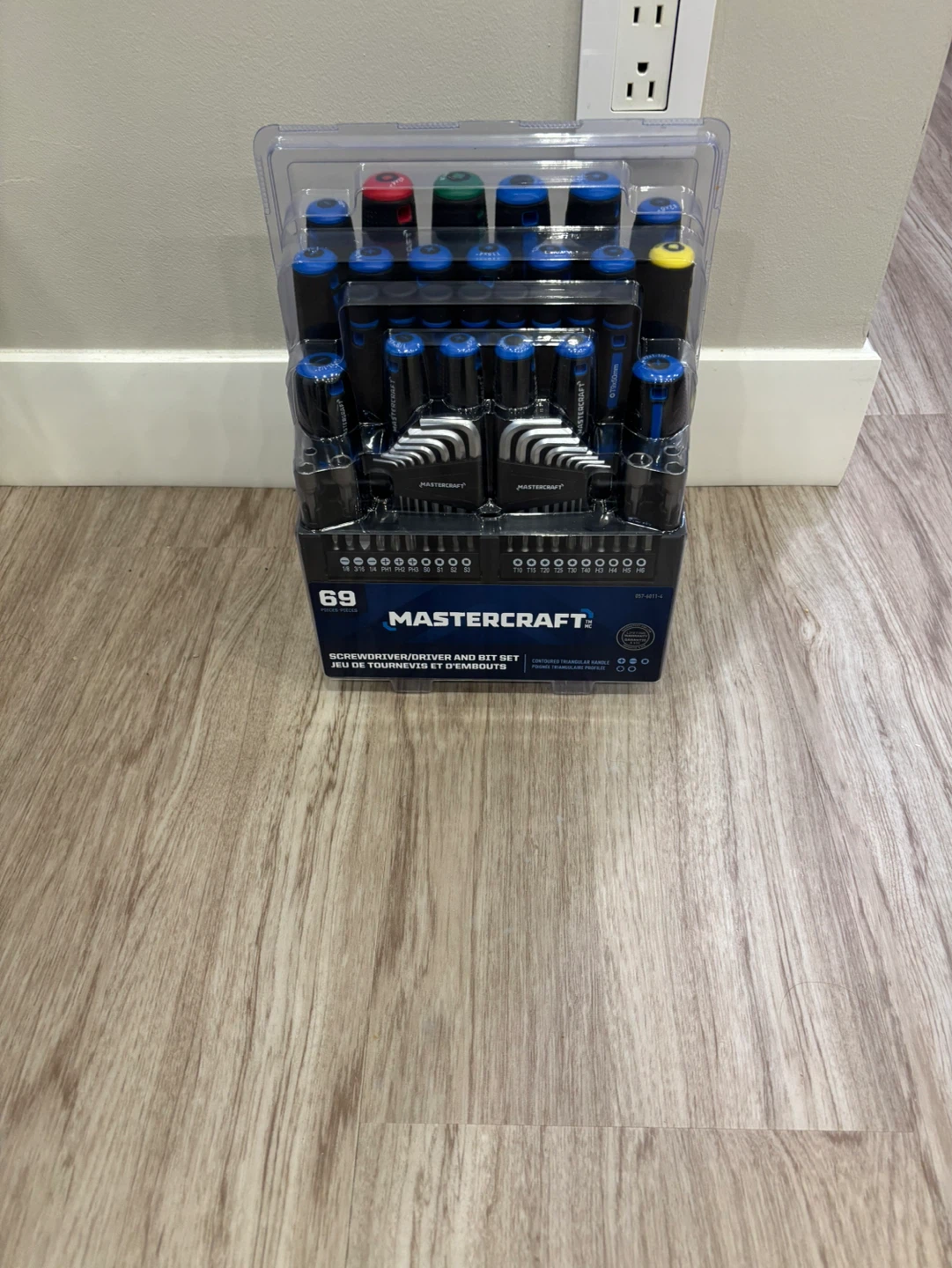 Mastercraft 69-Piece Screwdriver/Driver and Bit Set