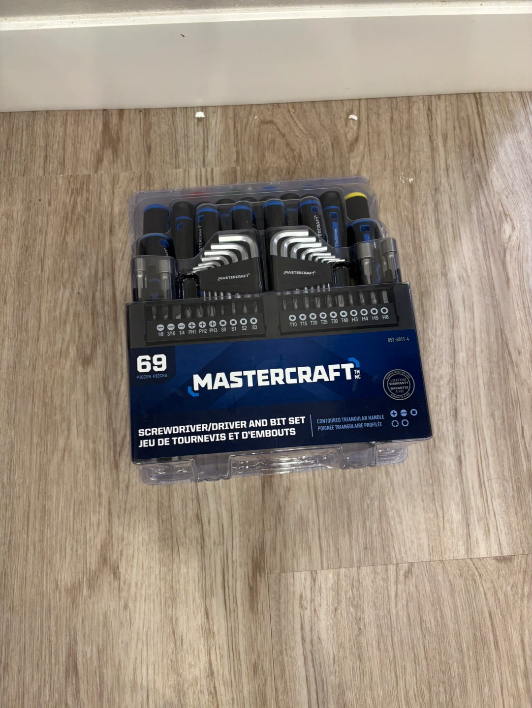 Mastercraft 69-Piece Screwdriver/Driver and Bit Set - photo 2