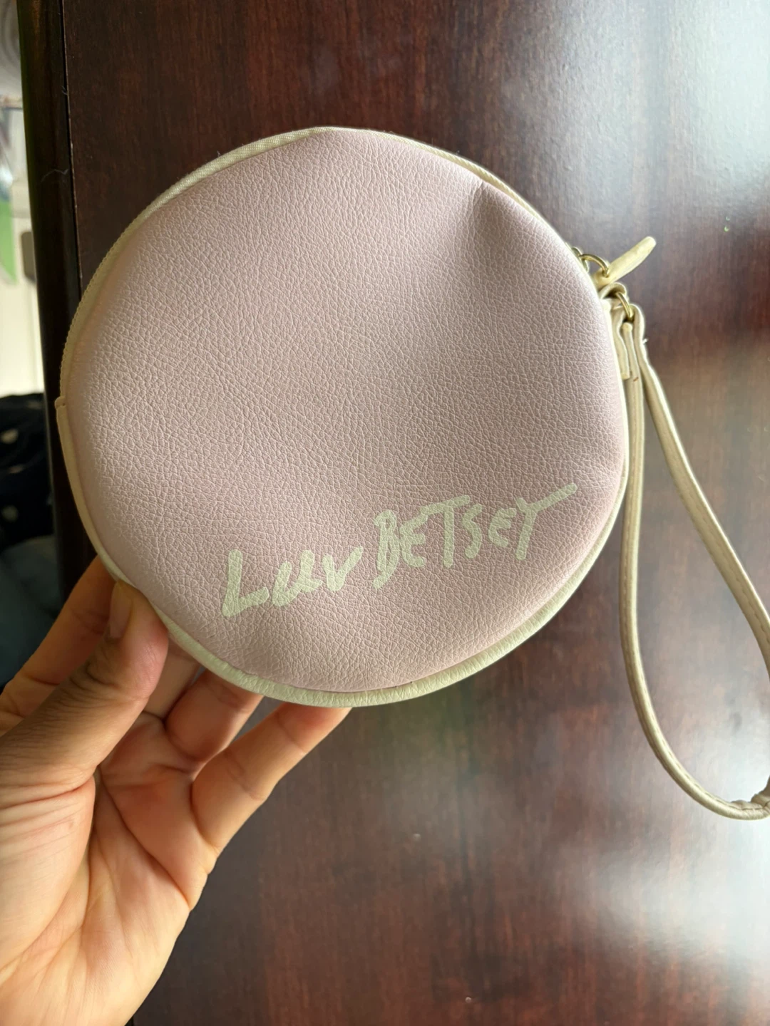 Luv Betsy - photo 2