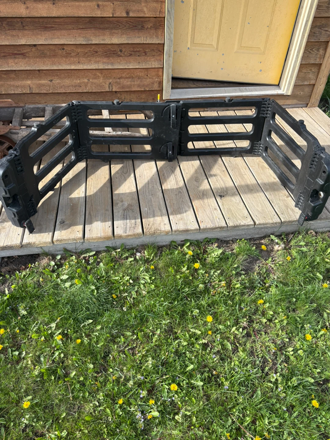 Truck gate