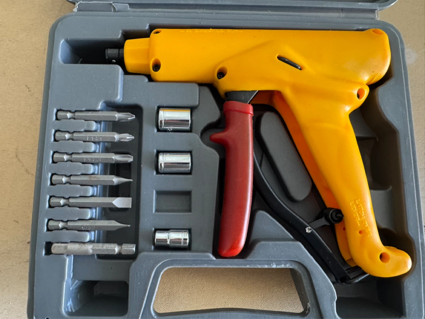 Yellow ratchet Screwdriver Set with Case - photo 2