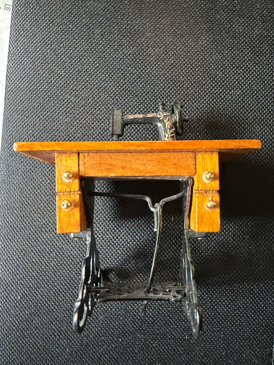Miniature Sewing Machine with Table - photo 2