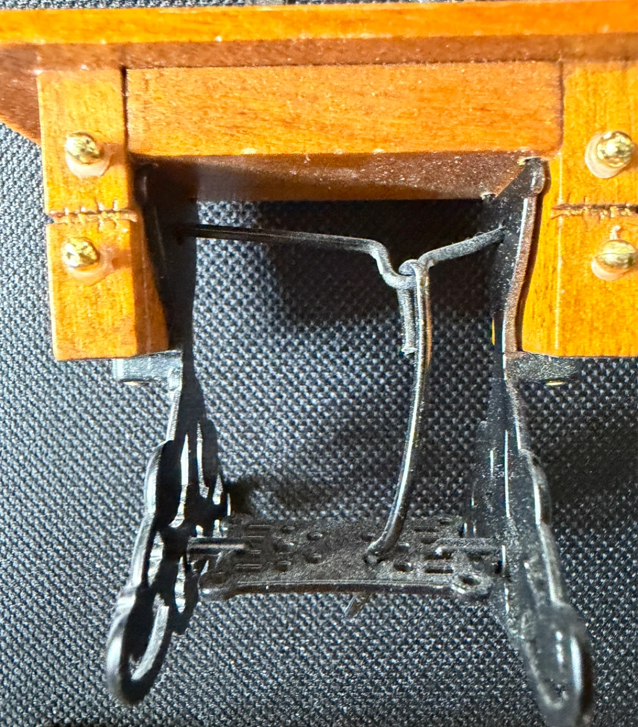 Miniature Sewing Machine with Table - photo 4